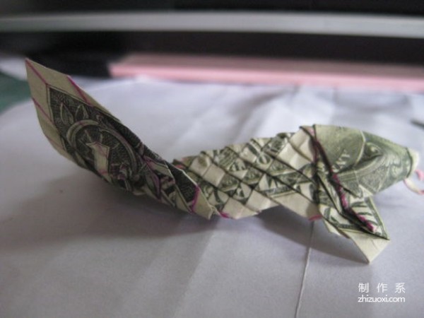 Detailed tutorial of dollar carp origami banknote real shot pictures