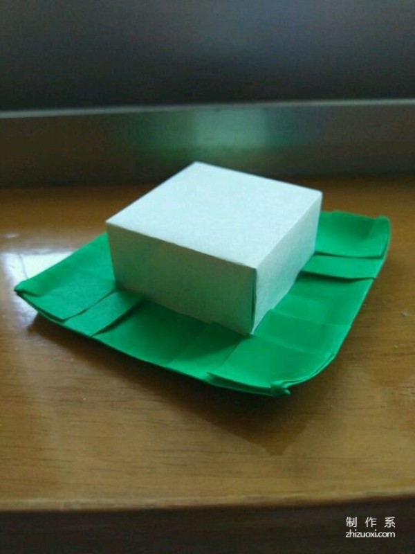 Creative green leaf tofu origami step-by-step illustrated tutorial