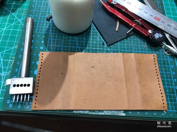 Using Acrylic Molds to Make Leather Cigarette Cases