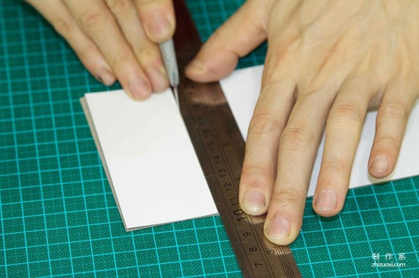 Basic production of paper patterns for handmade leather goods