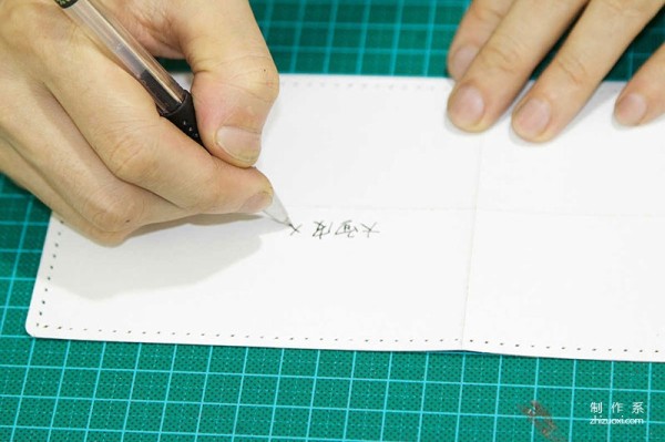 Basic production of paper patterns for handmade leather goods