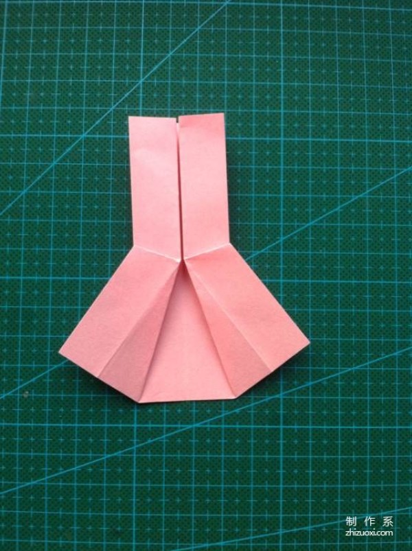 Simple origami illustrated tutorial for making a cute little girl’s skirt