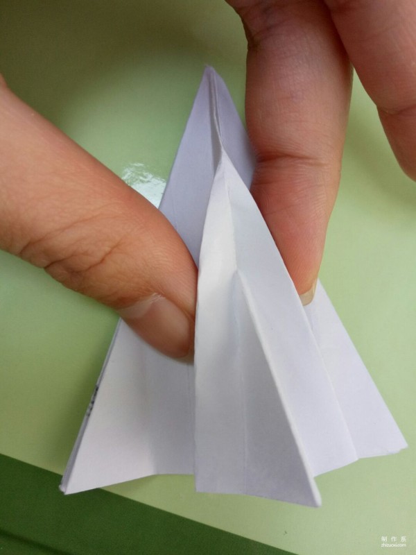 Tutorial on how to make origami 3D Christmas tree