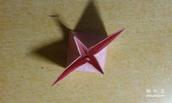 Illustrated tutorial on the origami method of 3D flower ball