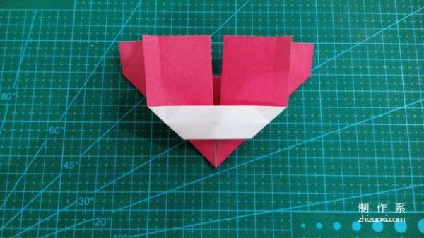 Illustrated tutorial on how to fold a confession love origami letters LOVE