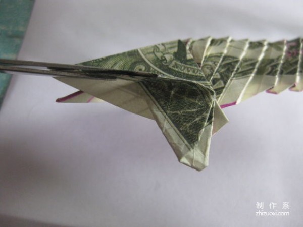 Detailed tutorial of dollar carp origami banknote real shot pictures