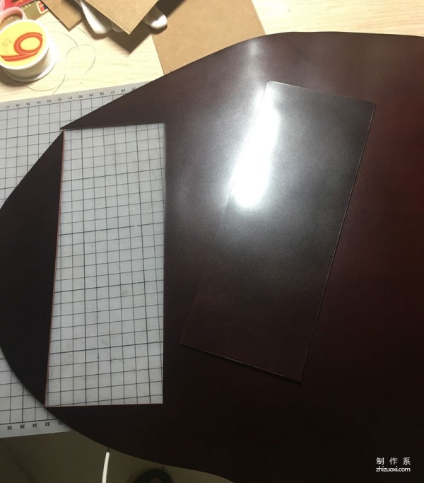 The production process of cordovan leather high bridge short clip wallet