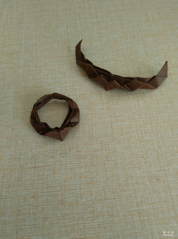 Simple origami tutorial for creative love rings