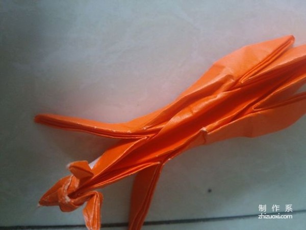 Real-life illustrated tutorial on how to make fox origami