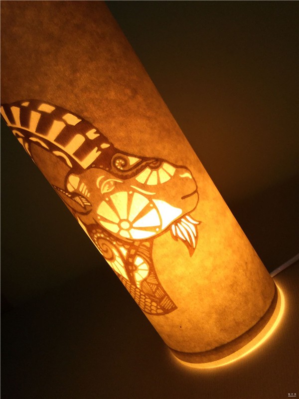 Tutorial on hand-carving pattern of paper-cut Capricorn handmade lampshade