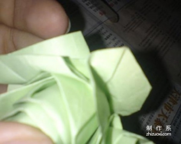 How to fold NS paper roses. Teach you how to fold relatively complicated NS paper roses with illustrations.