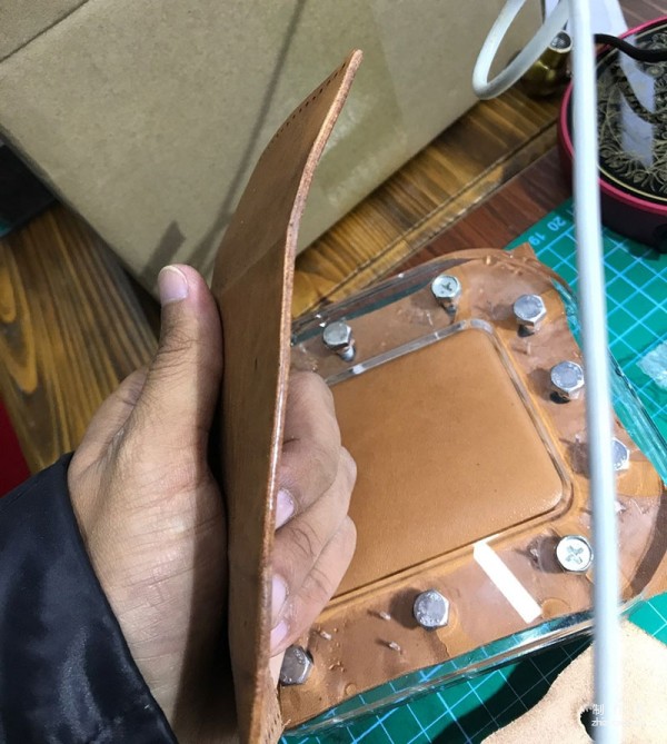 Using Acrylic Molds to Make Leather Cigarette Cases