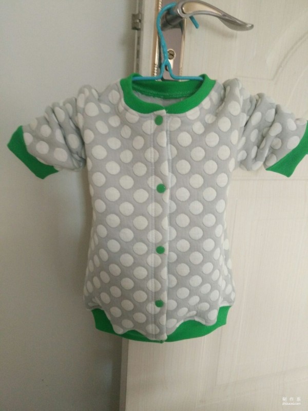 Practical DIY fabric art tutorial, handmade fabric art to make a simple and beautiful baby baseball shirt jacket