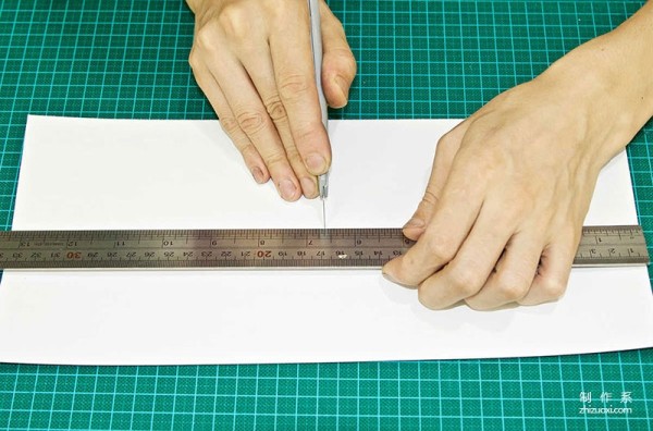 Basic production of paper patterns for handmade leather goods