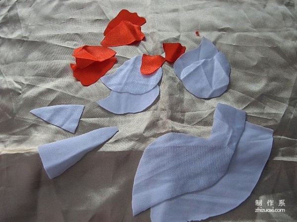 Fabric handmade quilting tutorial for making beautiful white swans