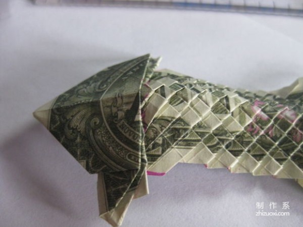 Detailed tutorial of dollar carp origami banknote real shot pictures