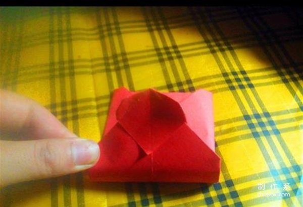 Very simple and beautiful origami illustration of love envelope