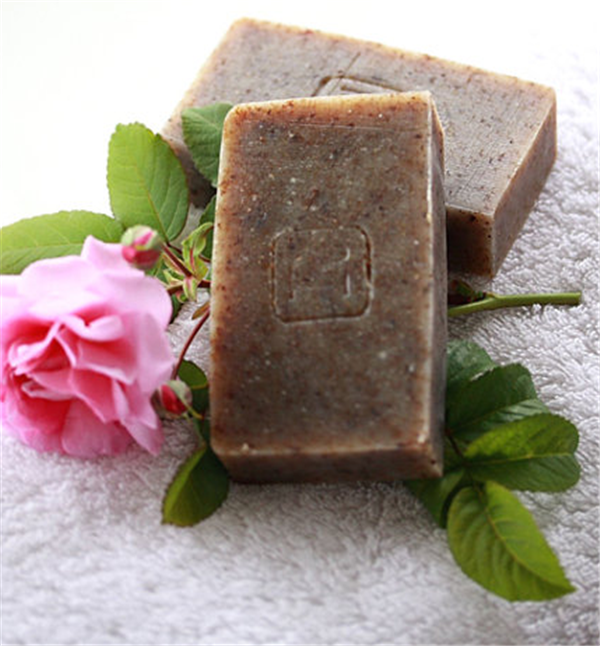 Appreciation of the noble and elegant macadamia nut rose handmade soap works