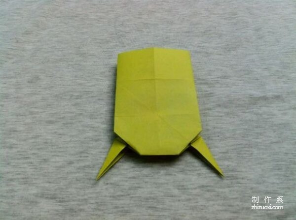 A complete tutorial on how to make origami toads and frogs