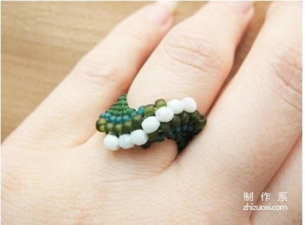 DIY tutorial for making delicate beaded rings