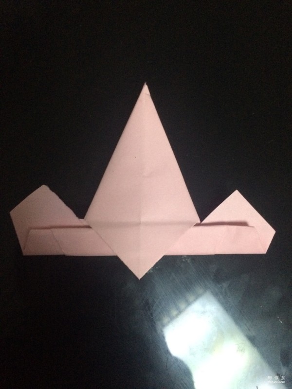 Very simple origami illustration of colored paper five-pointed star