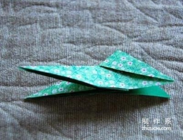 Teach you how to fold a three-dimensional four-leaf clover origami illustration