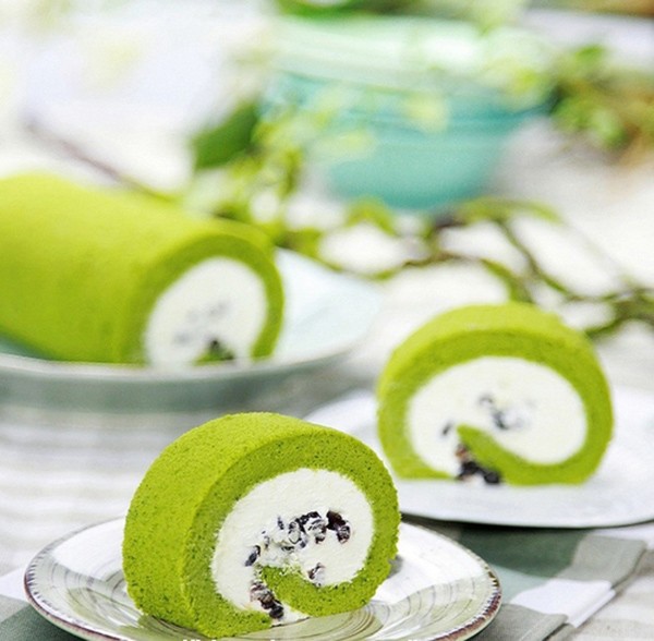 Western Dessert-Matcha Red Bean Cake Roll