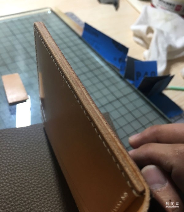 The production process of cordovan leather high bridge short clip wallet