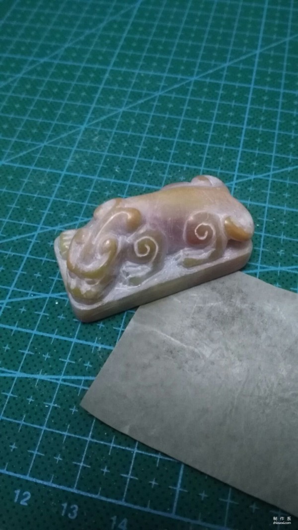 DIY method for hand carving Chihu jewelry