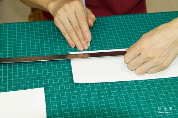 Basic production of paper patterns for handmade leather goods