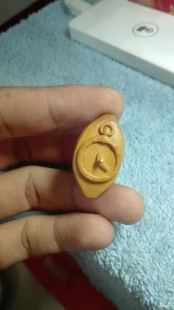 DIY olive pit time hand carving method