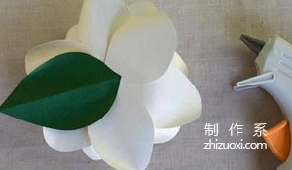 Creative tutorial for making paper gardenia handmade flowers