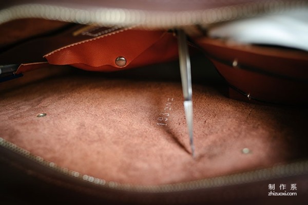 Leather zipper briefcase (briefcase) hand-making process