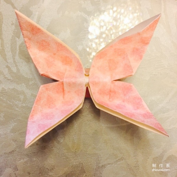 Origami method of handmade swallowtail butterfly Feifei