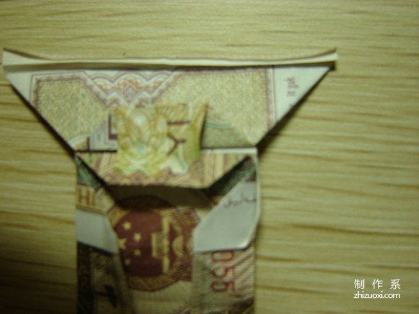 Illustrated tutorial for DIY handmade origami camera toys using RMB or US dollar banknotes