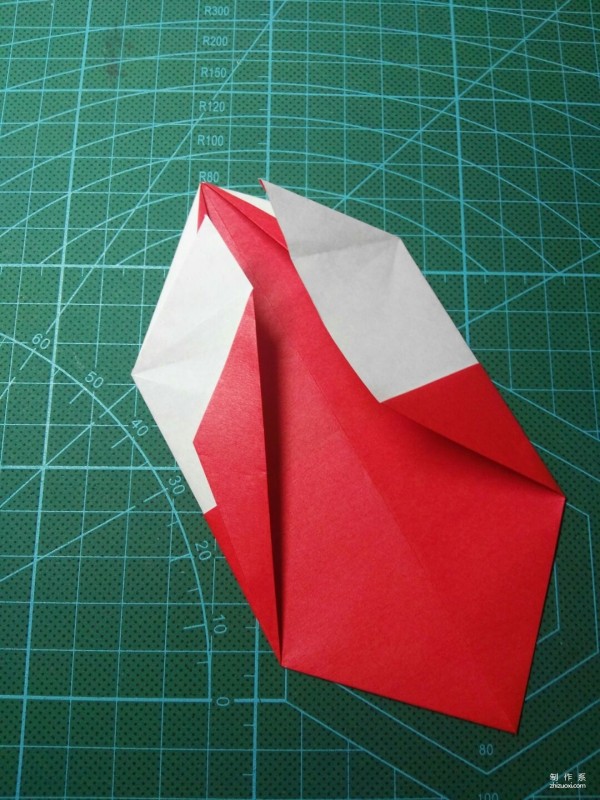 Illustrated tutorial on the origami method of the cute little fox