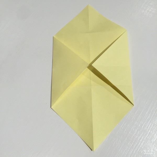 Detailed step-by-step illustration of creative origami for chicken red envelope