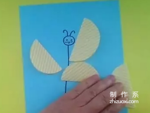 Simple DIY method for children to make butterfly patterns by hand