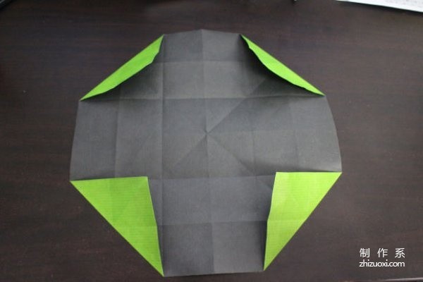 A very creative graphic tutorial on origami Nike logo