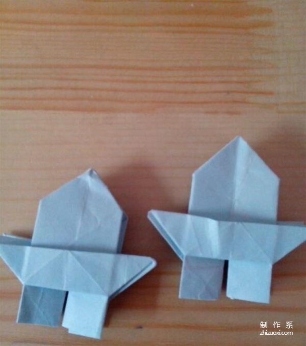 Illustrated tutorial on how to make origami Lei Feng Tower as a child