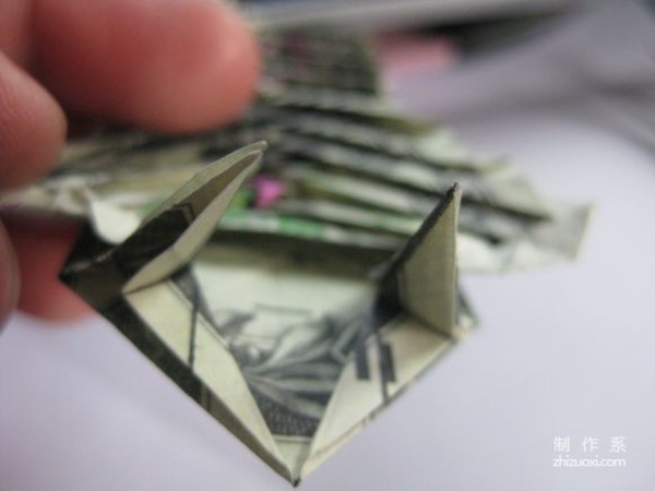 Detailed tutorial of dollar carp origami banknote real shot pictures