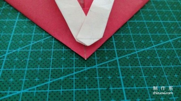 Illustrated tutorial on how to fold a confession love origami letters LOVE