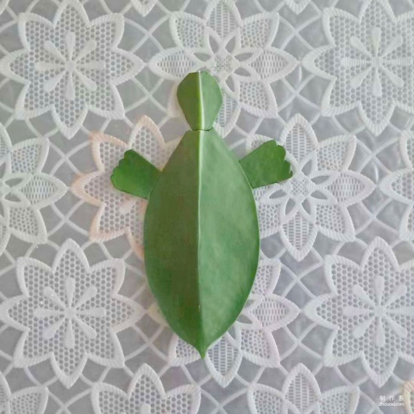 How to paste leaves on little turtle