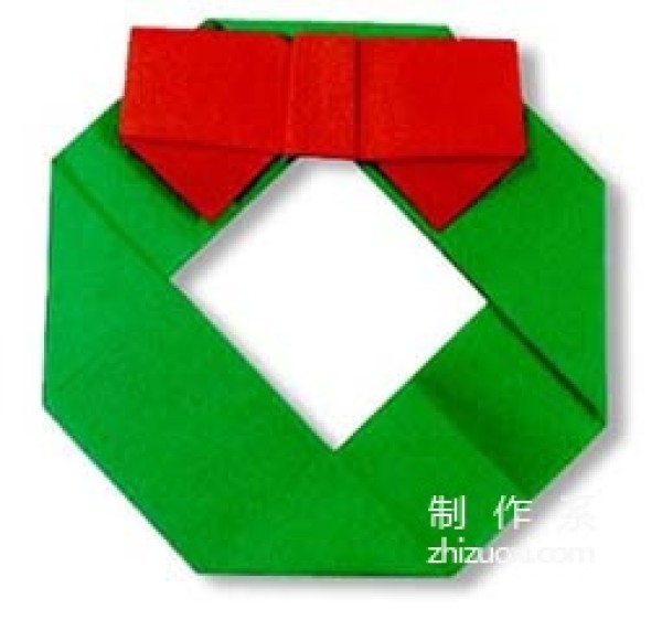 Illustrated tutorial on how to make origami Christmas wreaths