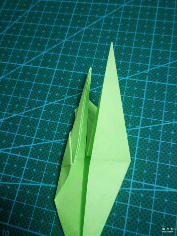 How to make origami of a super cute mantis