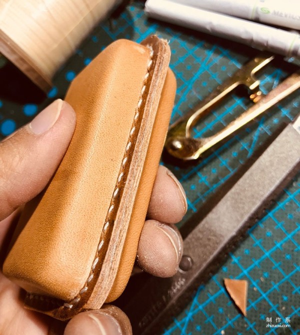 Using Acrylic Molds to Make Leather Cigarette Cases