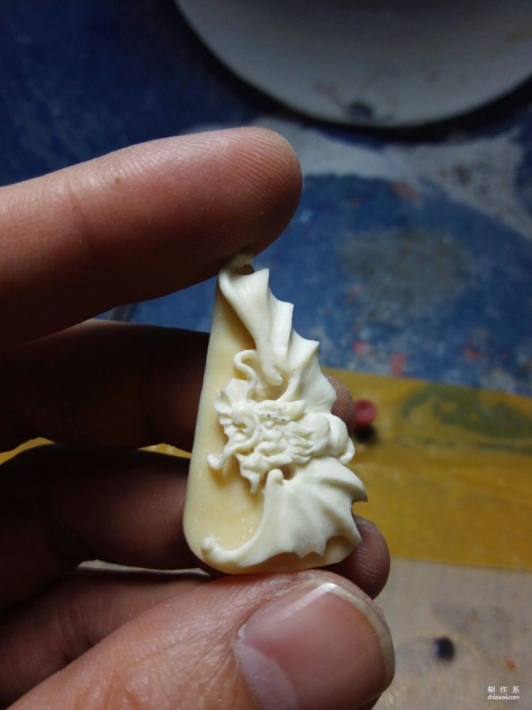 How to carve the dragon-headed bat Blessed with incense tooth scraps by hand