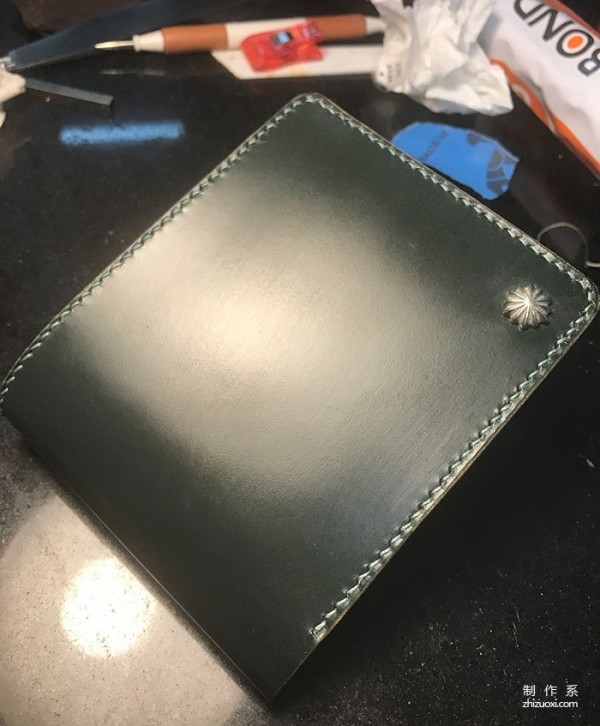 Making a short clip wallet is a very detailed article, mainly focusing on thinning