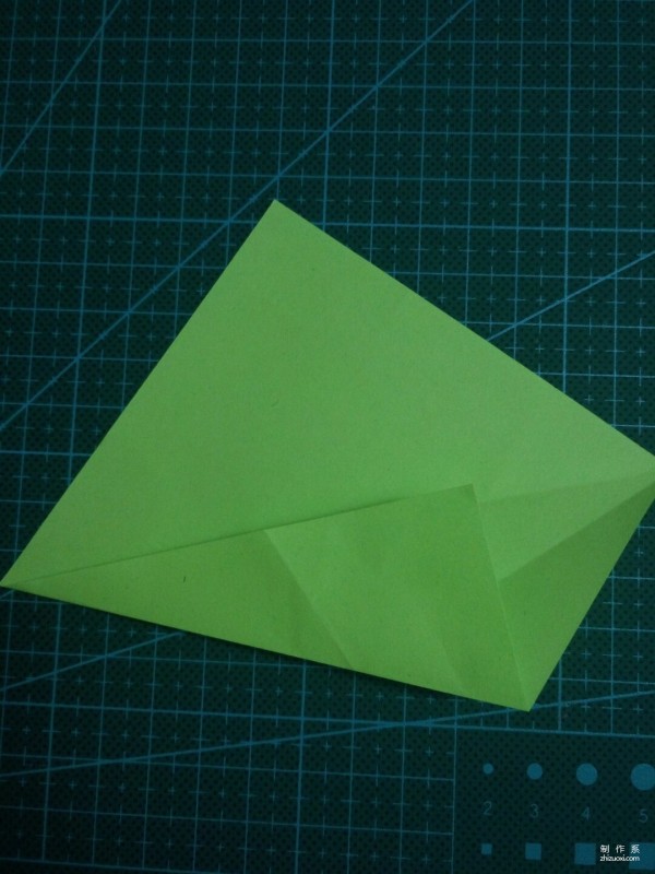 How to make origami of a super cute mantis