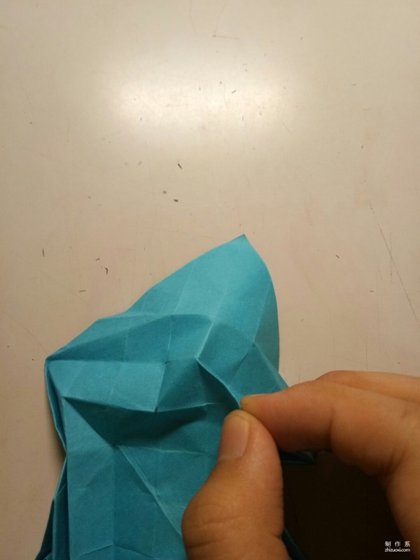 Origami goldfish, how to make a beautiful little fish by hand.